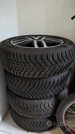 Cerchi in lega con gomme 185/60/15