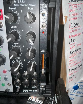 IDA - modulo vca 2hp eurorack