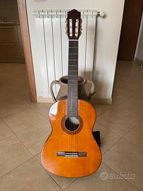 Chitarra classica mancina preamplificata