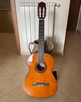 Chitarra classica mancina preamplificata