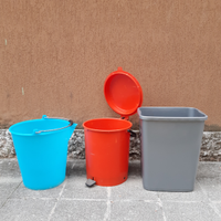 Pattumiera, secchio e contenitore