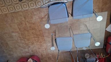 Tavolo in cristallo 80X120 con 4 sedie