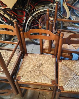 Sei sedie rustiche in legno con seduta intrecciata
