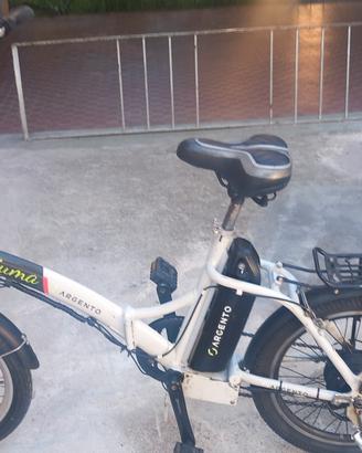 bici elettriche PIU MA D'ARGENTO lUCCiolSMART WAJ 