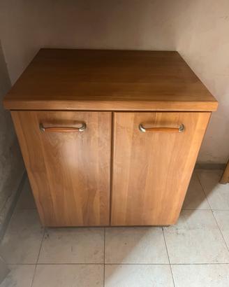 Dispensa in legno