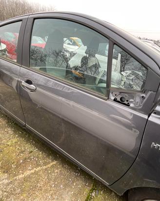 portiera DESTRA TOYOTA YARIS HYBRID (XP130)