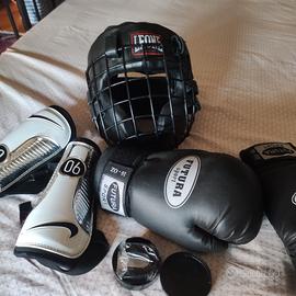 attrezzatura per kick boxing