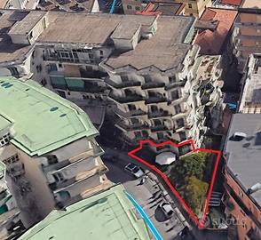 Appartamento125mq commerciali, con giardino