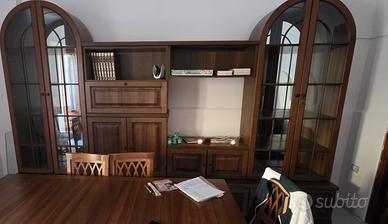 Parete attrezzata in legno massello