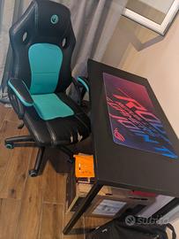 scrivania e sedia gaming 