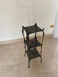 Tavolino in bronzo traforato