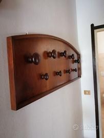 Appendi abiti a muro noce massello