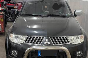 pick up L200 mitsubishi 
