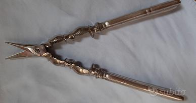 Taglia uva e schiaccianoci