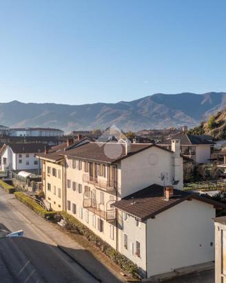 4 LOCALI A REVELLO