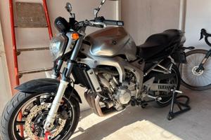 Yamaha FZ6 anno 2004