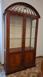 Vetrina in radica di noce