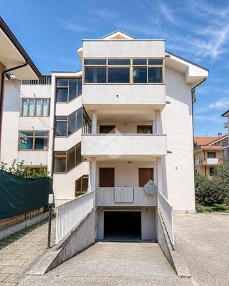 4 LOCALI A GIULIANOVA