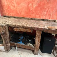 Vecchio banco da falegname