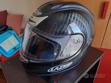 Casco LAZER in FIBRA di CARBONIO.      