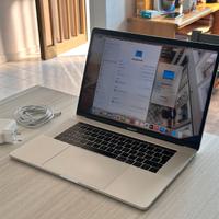 MacBook Pro 15” 256GB/16GB/4VRAM GRADO A +ADOBE