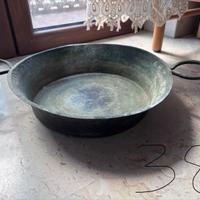 Pentola antica di rame