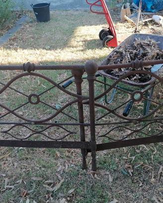 testiera in ferro pesante antico 