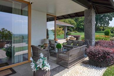 Villa di 420 m² con più di 5 locali e box auto dop