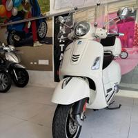 Piaggio Vespa 300 GTS MODELLO 2017/ 2018