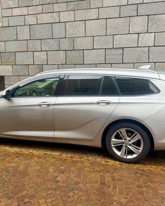 Opel Insigna 1.6 diesel SW 2018 cambio automatico