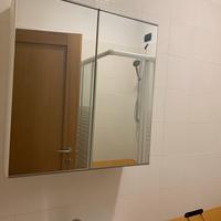 Specchio bagno contenitore