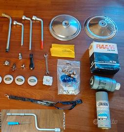 alcuni ricambi auto vintage