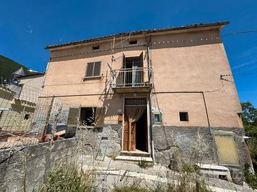 Casa Indipendente con terreni