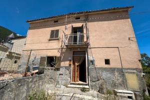 Casa Indipendente con terreni