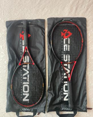 Una racchetta tennis Pro Kennex Black Ace