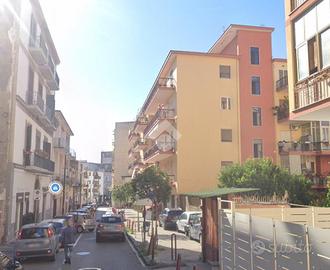 4 LOCALI A TORRE ANNUNZIATA