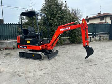 E222 Mini escavatore allargabile 17 q HINOWA