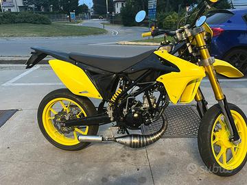 Moto Suzuki valenti n01 50 2016