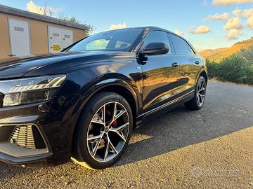 Audi q8 S line