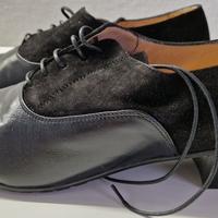 Scarpa stringata donna pelle artigianale Pascucci.