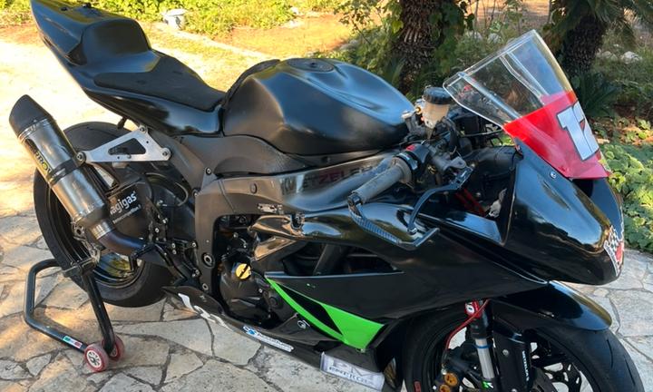 Kawasaki zx6r 2010
