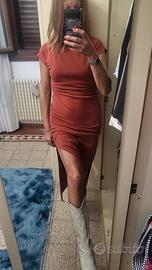 Abito lungo con spacchi 