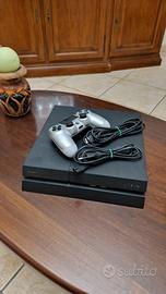 PlayStation 4 + controller + 4 giochi 