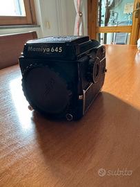 2 Mamiya: M645 1000s, M645 J