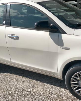 lancia y 900 turbo metano