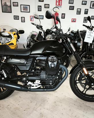 Moto Guzzi V7 STONE