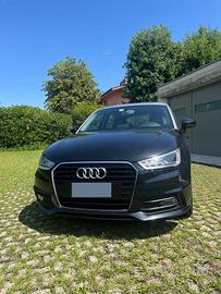 Audi A1 Admired TDI 90CV S-line int/ext
