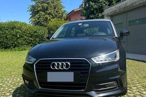 Audi A1 Admired TDI 90CV S-line int/ext