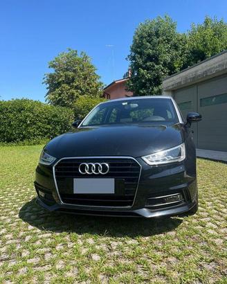 Audi A1 Admired TDI 90CV S-line int/ext