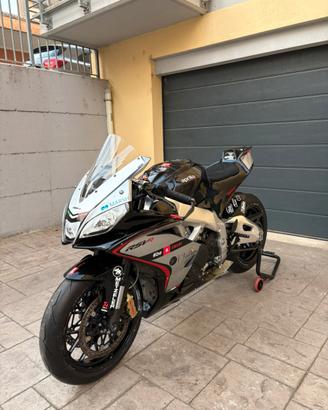 Aprilia rsv4